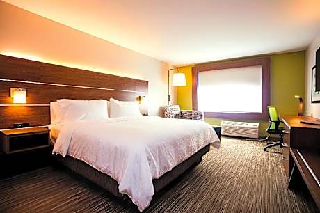 Standard King Room with Roll-In Shower - Mobility Access