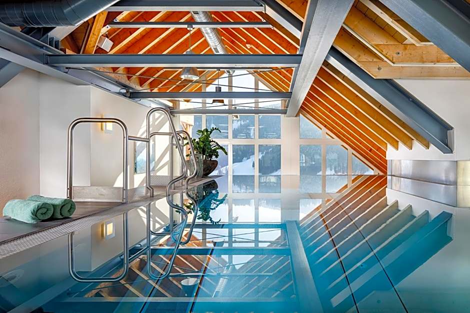 Hirschen Guesthouse - Village Hotel