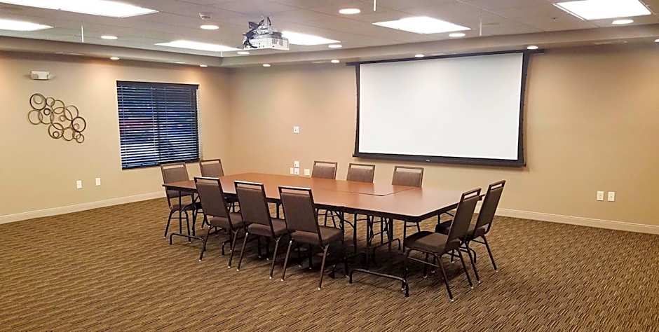Country Inn & Suites by Radisson, St. Cloud West, MN