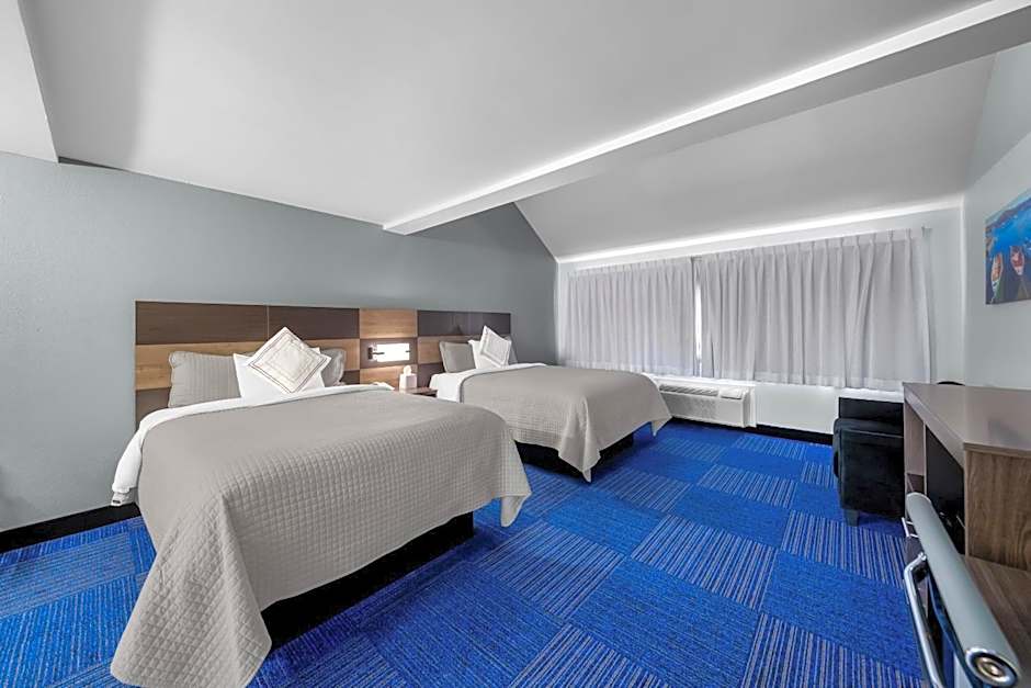 Admiralty Inn & Suites - a Red Collection Hotel