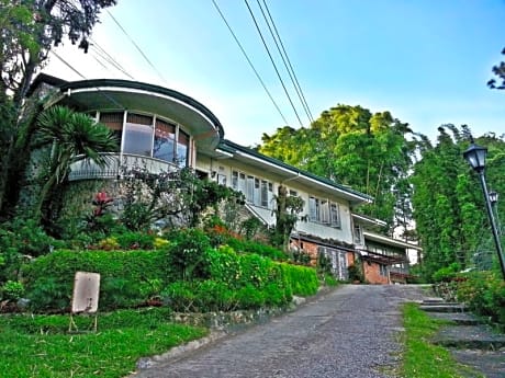 Economy Triple Room with Shared Bathroom