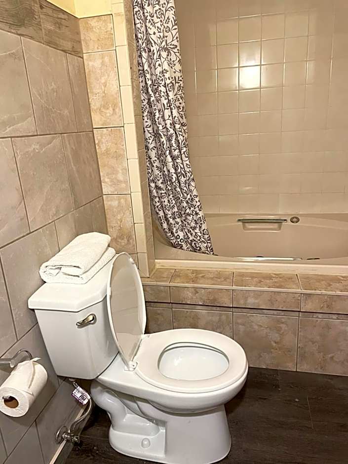 Scottish Inn Near the Falls and Casino