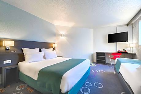 1 Double Bed, 3 Single Beds