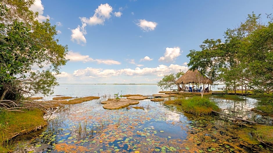Azulea Bacalar Hotel & Spa - Lagoon Front