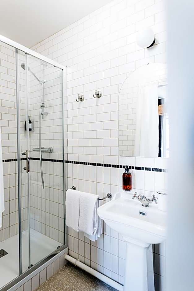 Les Chouettes Hostel