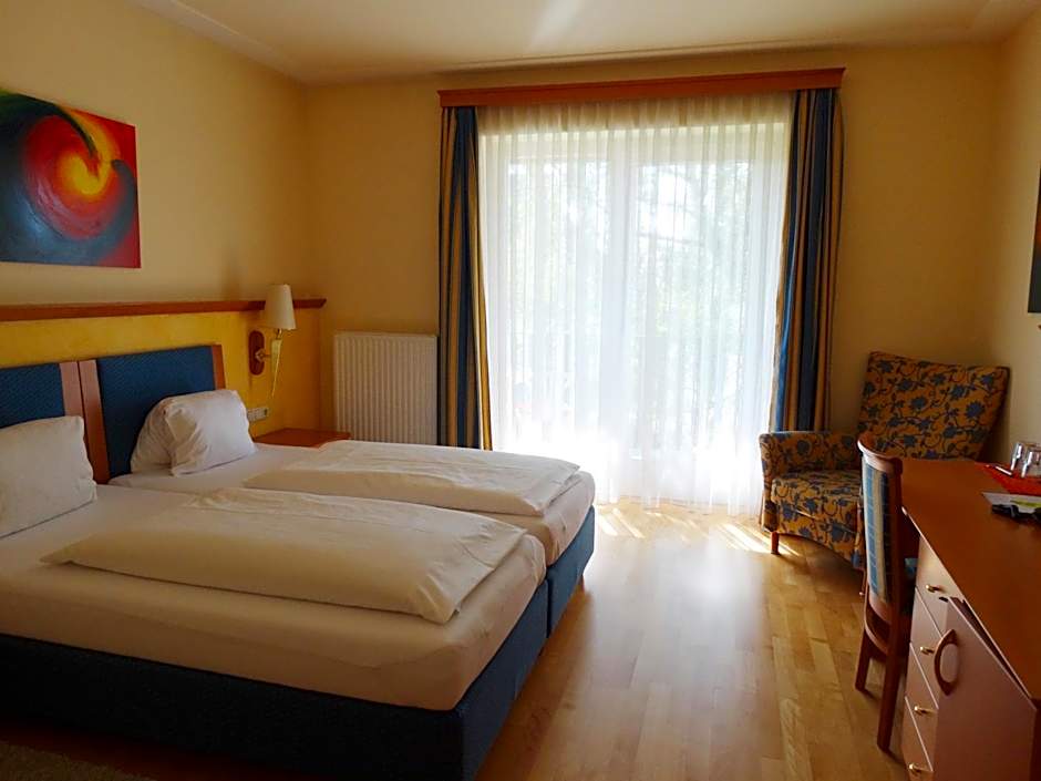 Hotel Locker & Legere