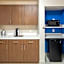 Holiday Inn Express & Suites N Waco Area - West By IHG