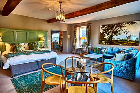 Deluxe King Suite