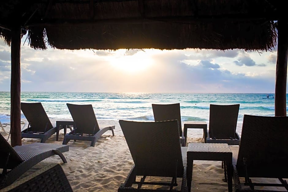 Playa Maya by MIJ - Beachfront Hotel