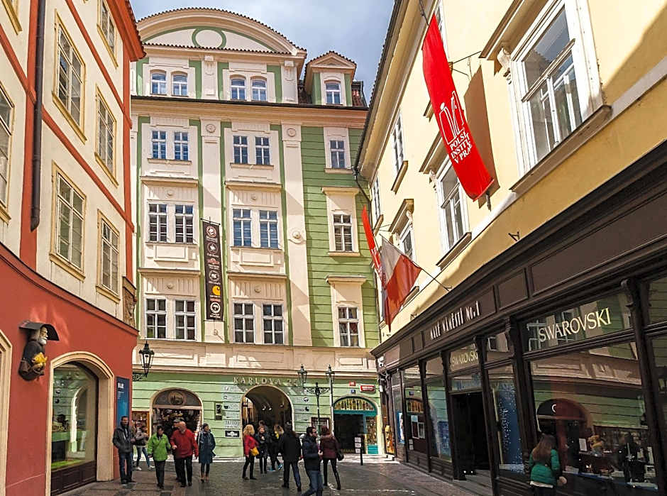 Karlova 25 Apartments