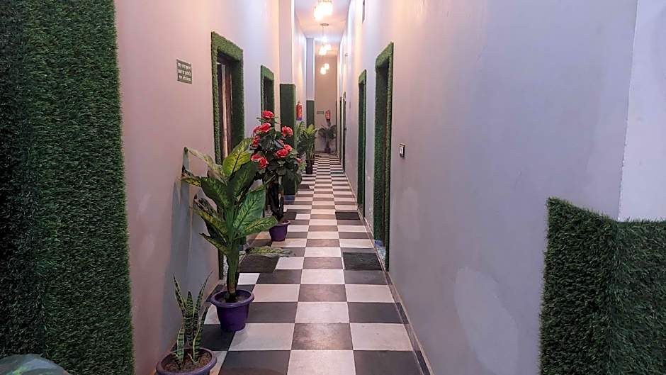 Photo 1 of 11 of Hotel O King Hotel