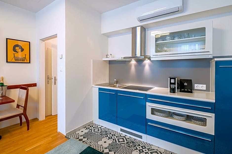 Best Western Plus Celebrity Suites
