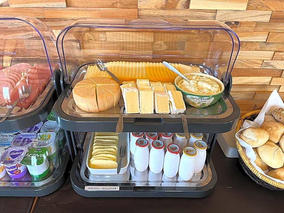 Hotel Westendia and Free Parking Top Breakfast