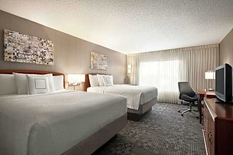 Guest room, 2 Queen, Balcony