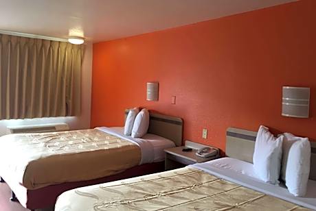 1 King Bed Room, Non-Smoking