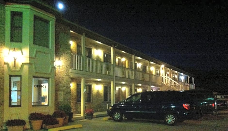 East Street Inn & Suites