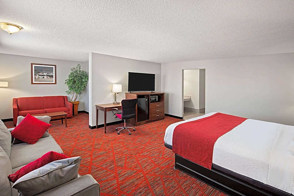Ramada by Wyndham Bowling Green