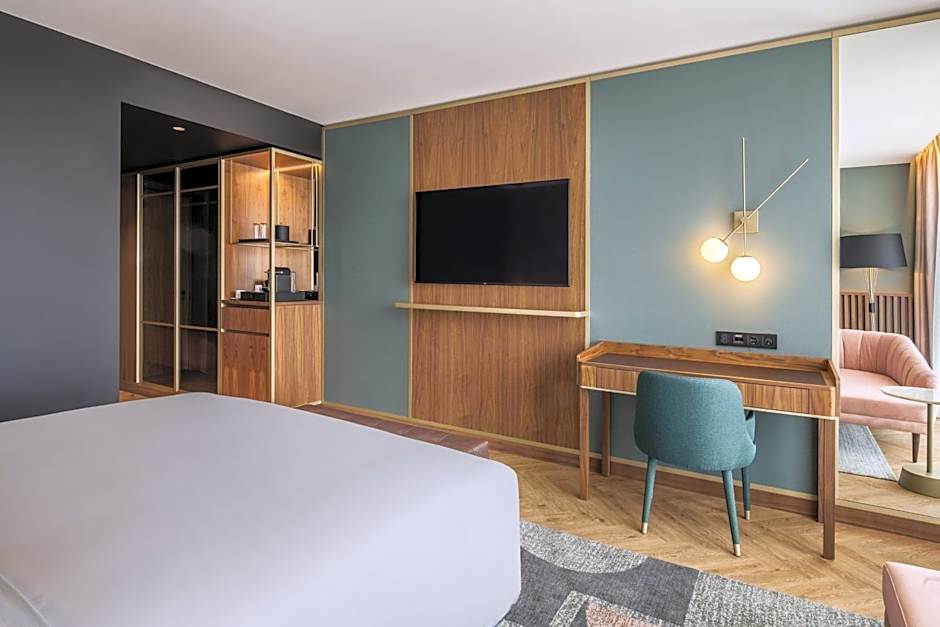 Renaissance Porto Lapa Hotel