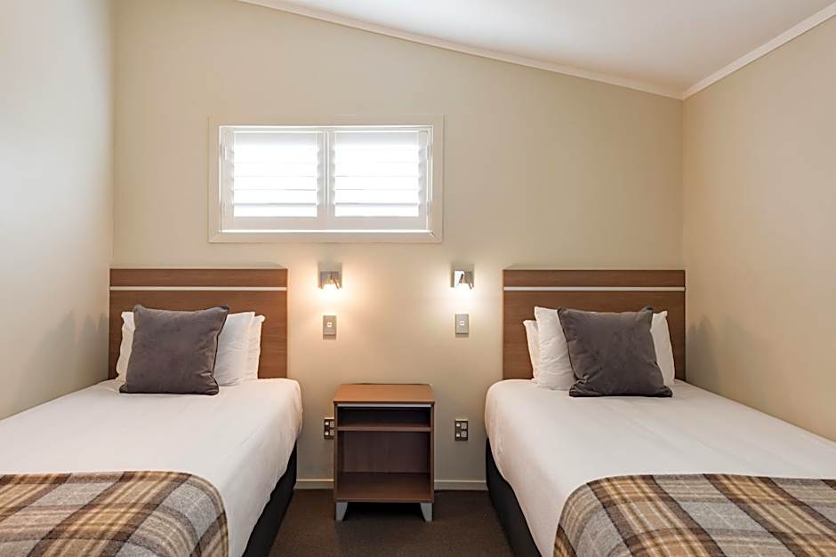 Suncourt Hotel & Conference Centre