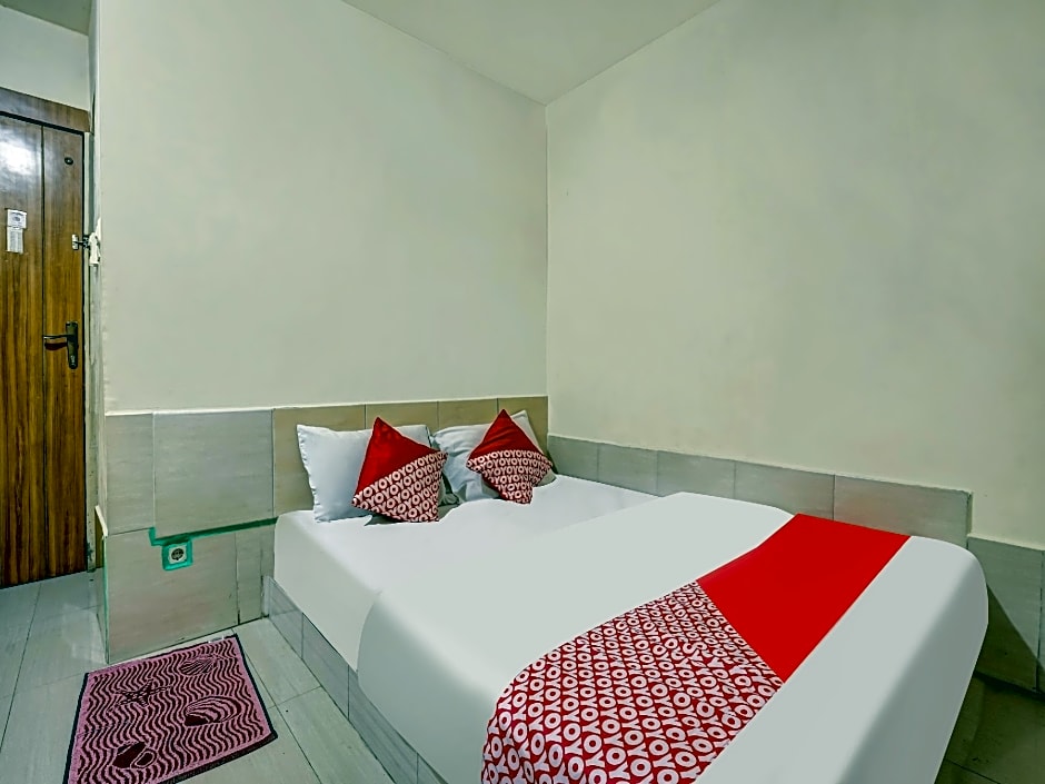 OYO 90158 Hotel Lendosis Perintis Kemerdekaan