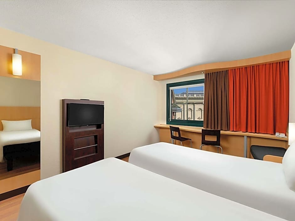 Ibis Budapest Heroes Square Hotel