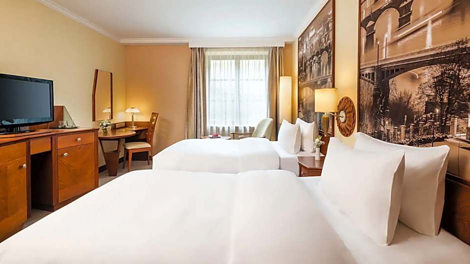 Photo 1 of 5 of Deluxe 2 Twin Beds