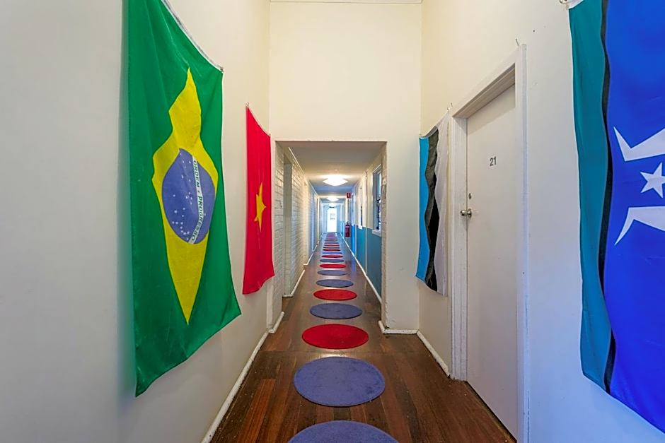 1849 Backpackers Albany