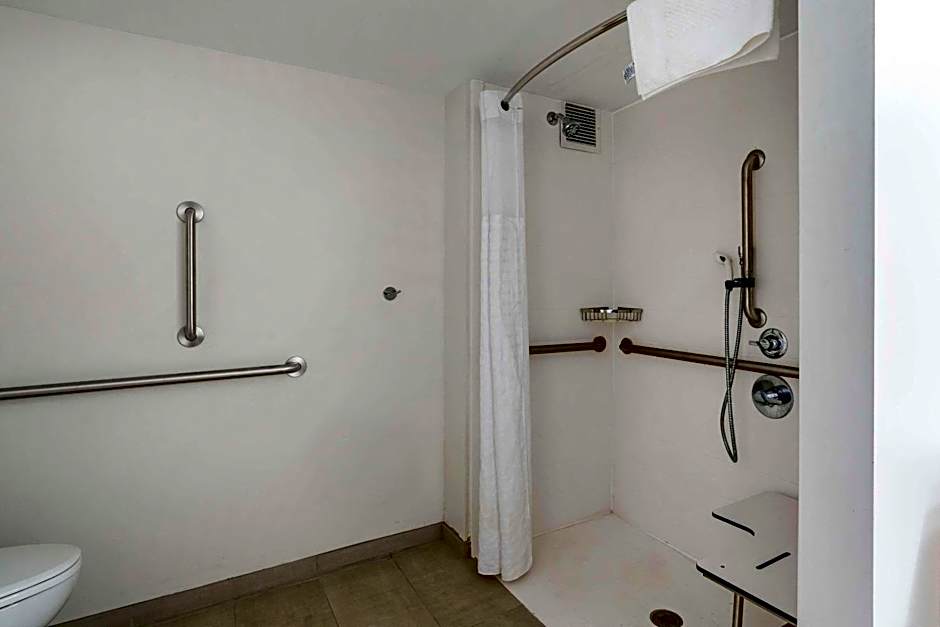 MainStay Suites Lexington I-75