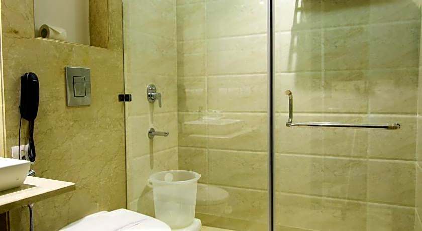 The Prime Balaji Deluxe @ New Delhi Railway Station Hotel