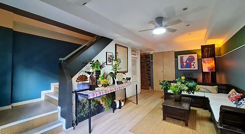 Somewhere to Escape - Hometel