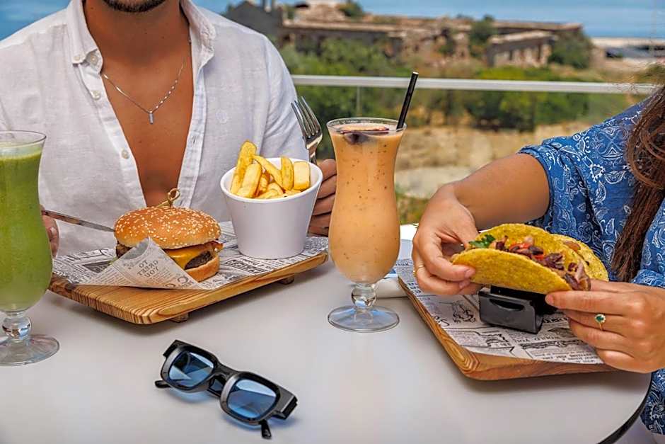 Jupiter Marina Hotel - Couples & Spa