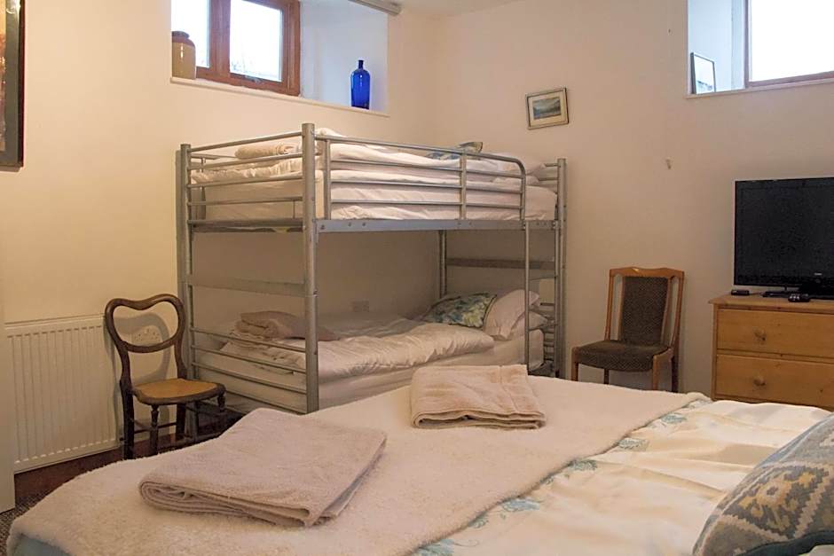 James John Hamilton House and backpacker hostel