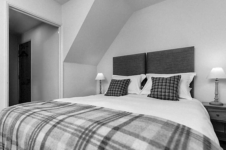 Cat and Custard Pot Inn