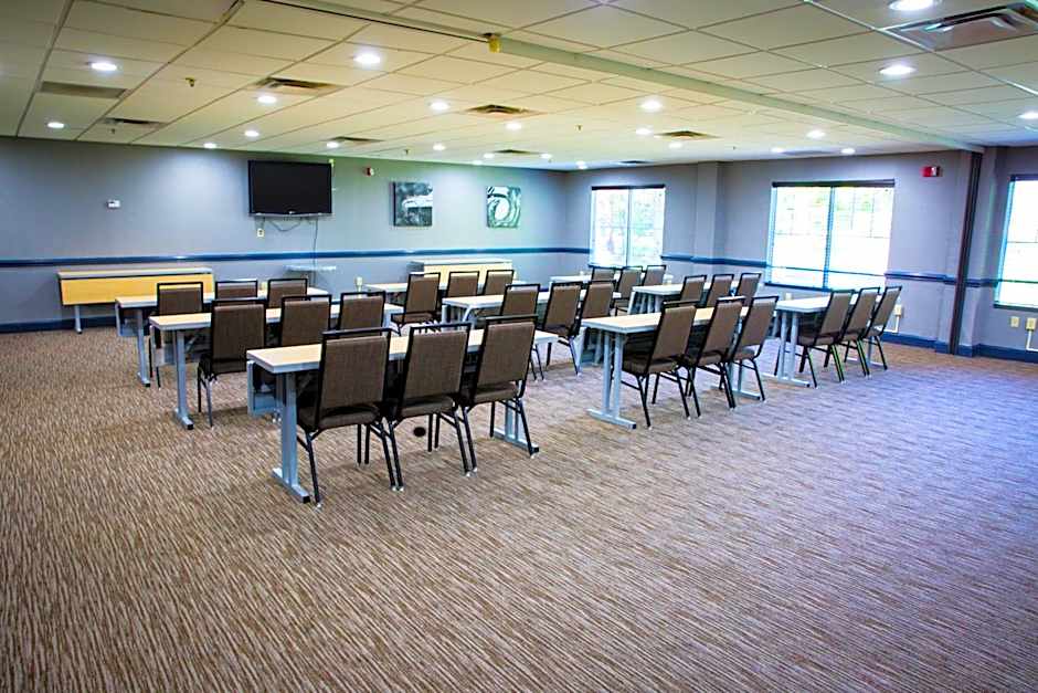 Country Inn & Suites by Radisson, Burlington (Elon), NC