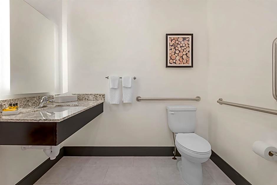 Best Western Plus Isanti