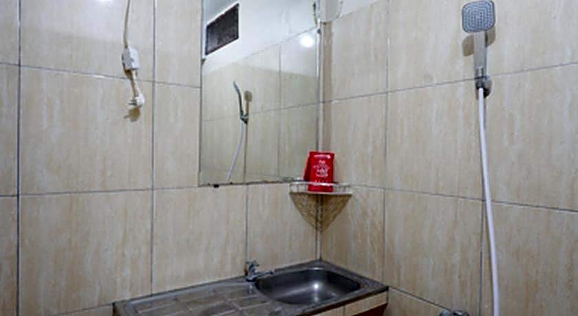 RedDoorz near RSUD Kudus