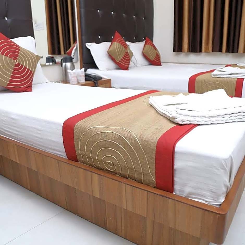 Hotel Crystal Deluxe @New Delhi Railway Station