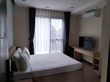 Queen Room with Balcony