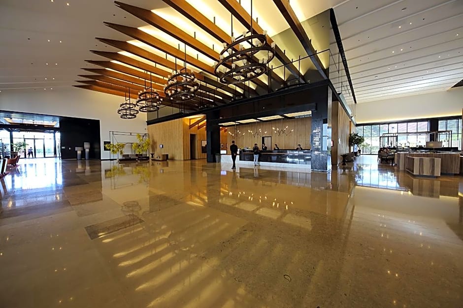 Midori Clark Hotel And Casino