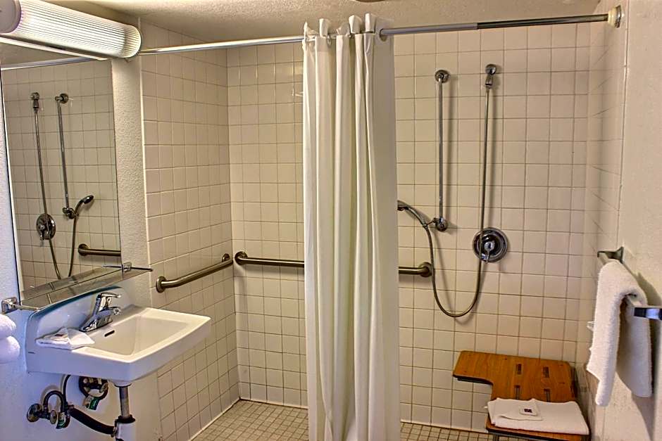 Motel 6-Coalinga, CA - East