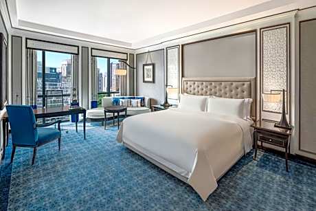 Royal Club Room - Club Lounge Access