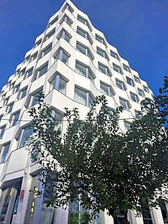 B&B HOTEL Massy Gare TGV