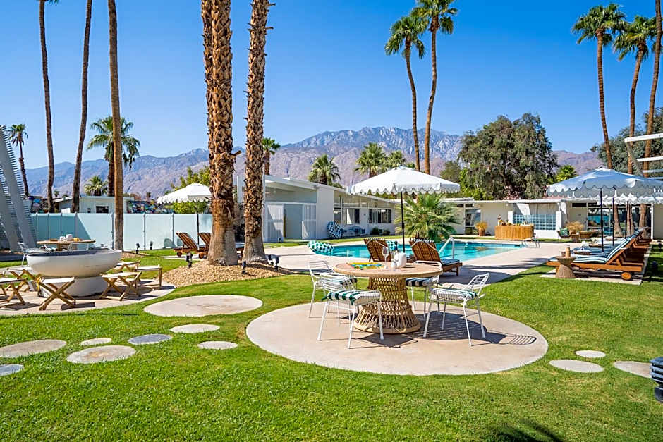 Monkey Tree Hotel by AvantStay Stylish Hotel in Palm Springs w Pool