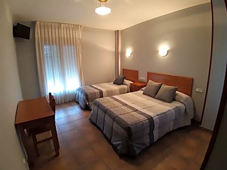 Comfort Triple Room with Shower