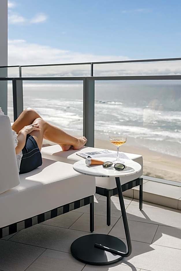 The Langham, Gold Coast and Jewel Residences