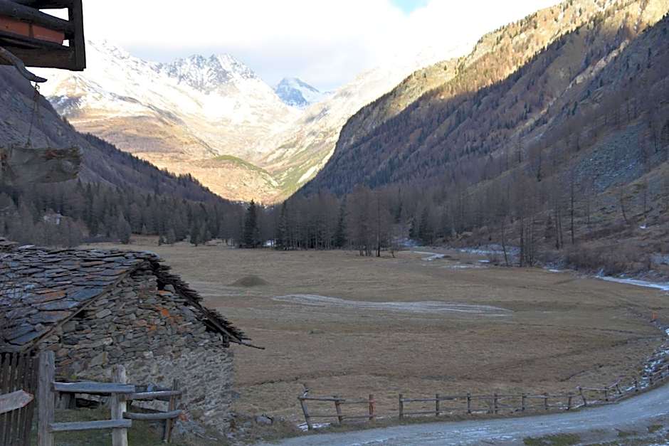 Hotel Petit Dahu - Chambres et Restaurant