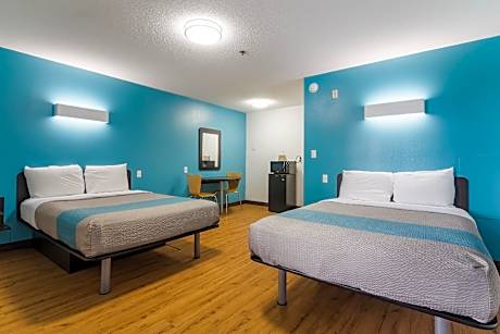 2 Full Beds | Non-Smoking, Micfridge