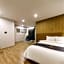 Gwangju Chungjangro Divine Hotel
