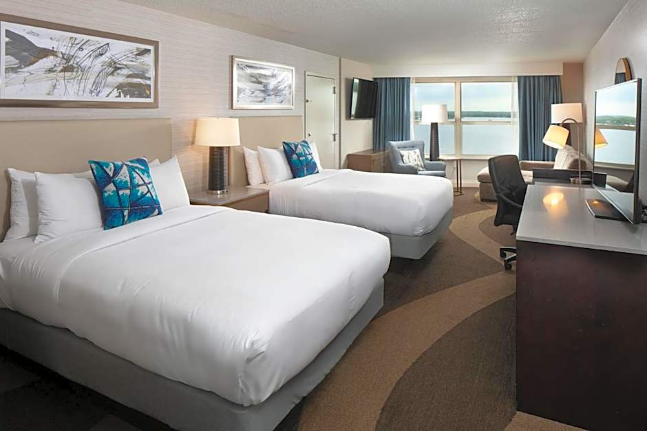 Photo 1 of 7 of Deluxe 2 Queen Beds, Lake View
