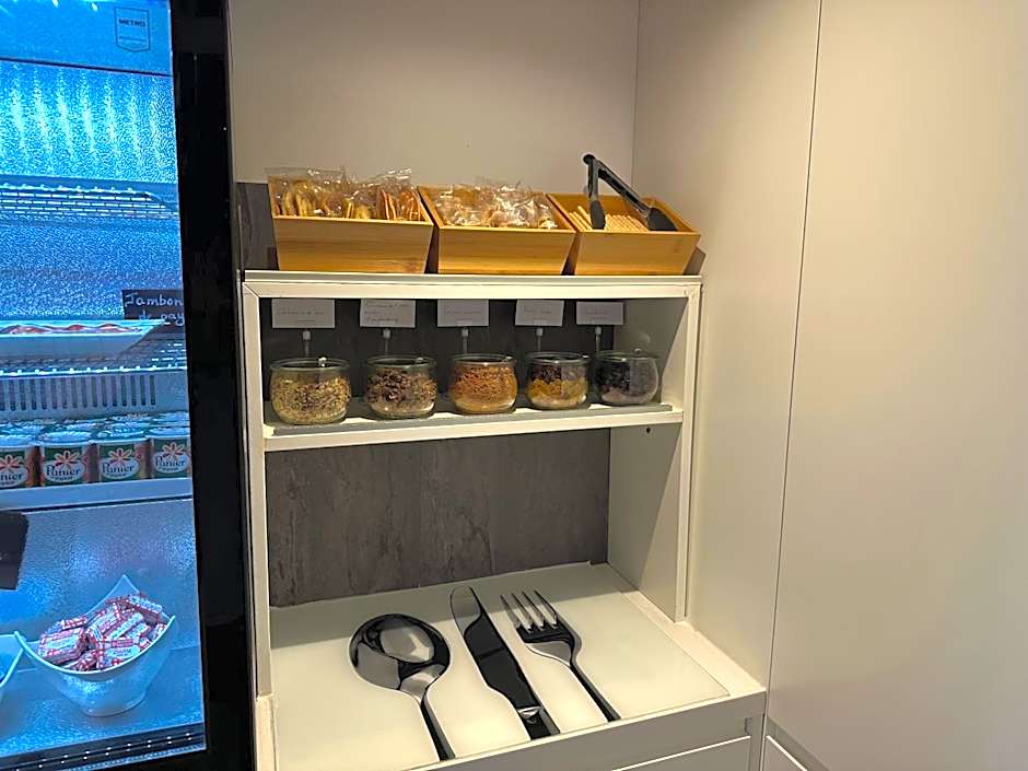 Brit Hotel Porte d'Espagne